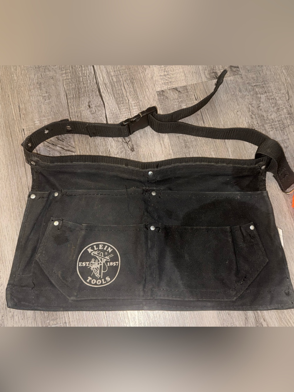 Klein 42200 Electricians Tool Apron M/L